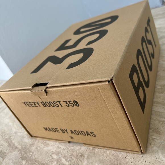 COPY - YEEZY BOOST 350 V2’ Cloud white non-reflective - Picture 2 of 6